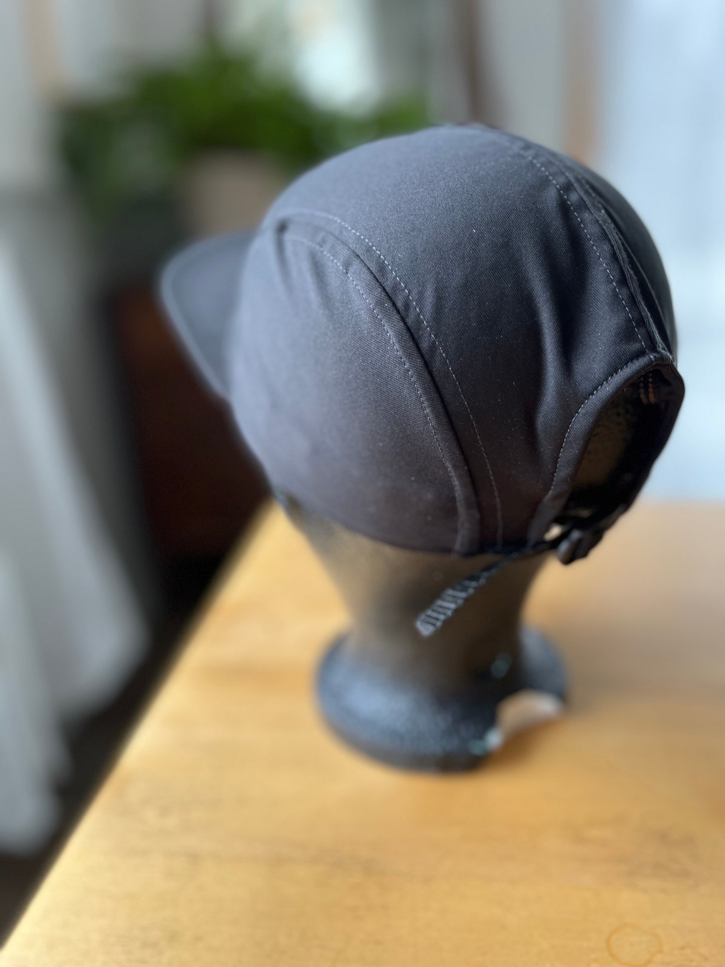 Kasquette Sport - Noir et Rose fluo