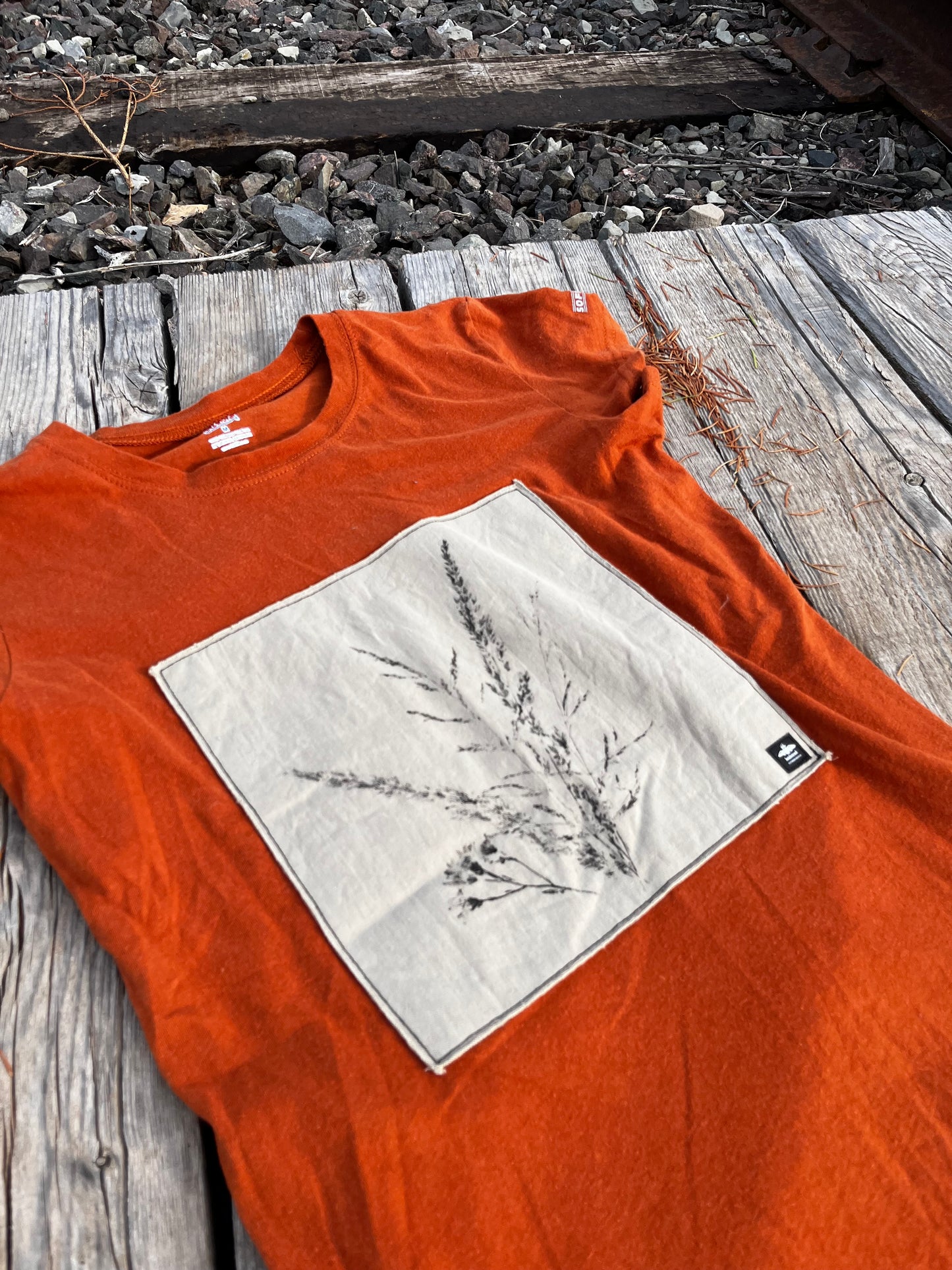 T-shirt orange « bouquet » Médium