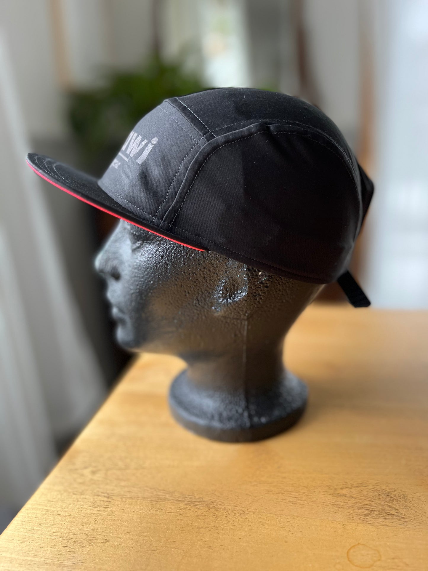 Kasquette Sport - Noir et Rose fluo