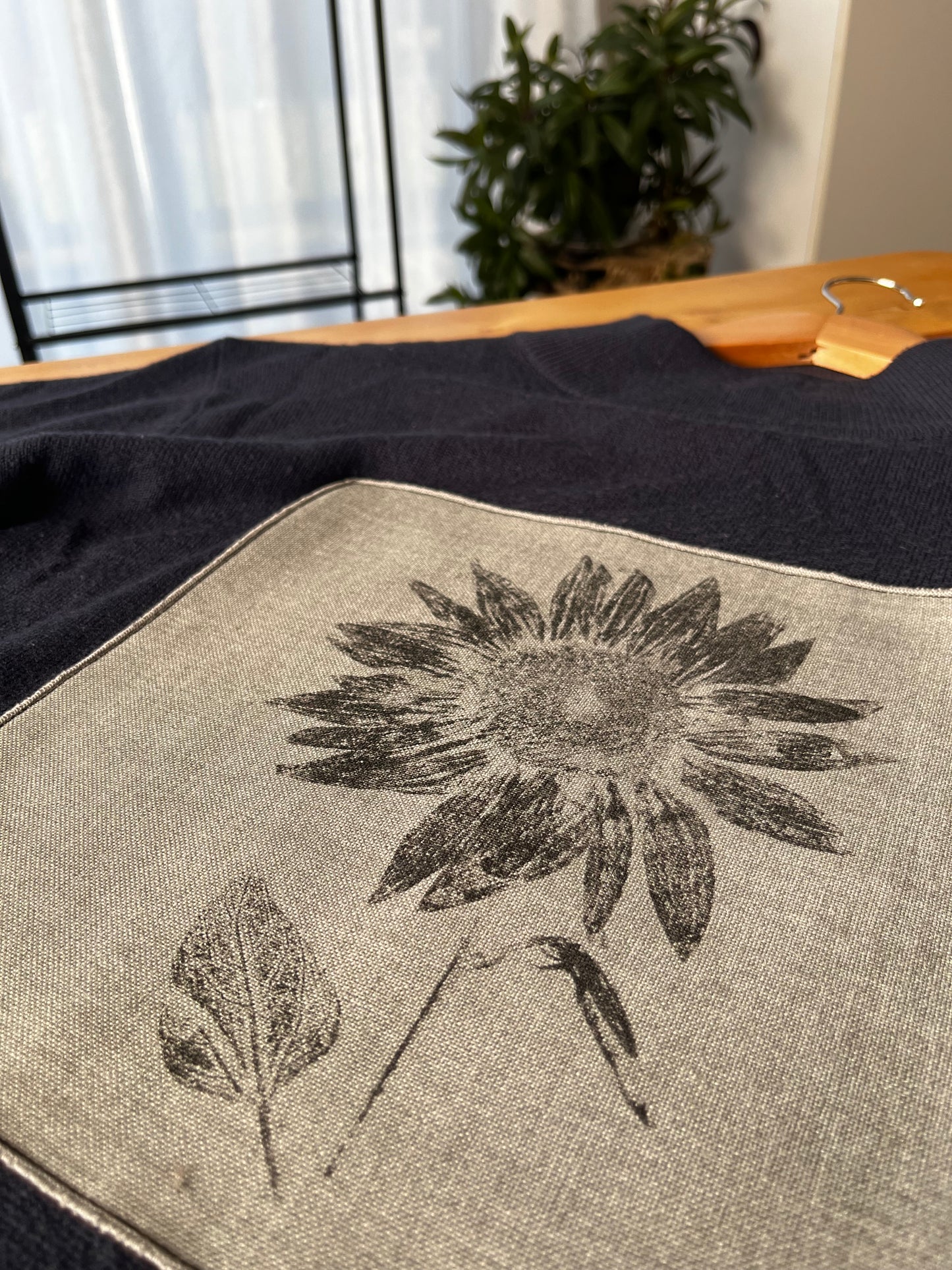 Tricot bleu «tournesol» X-large