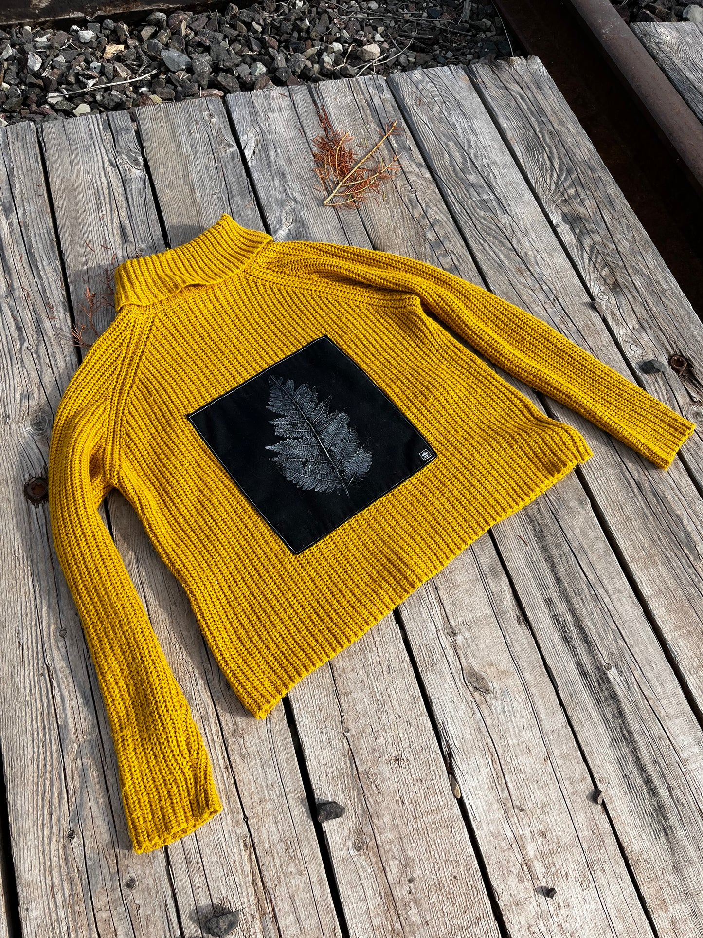 Tricot jaune « Fougère » Médium