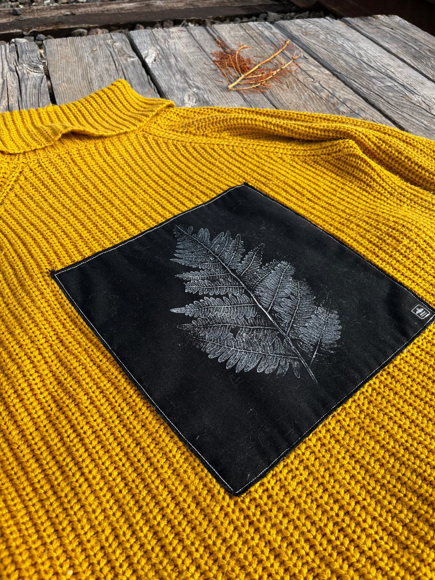 Tricot jaune « Fougère » Médium