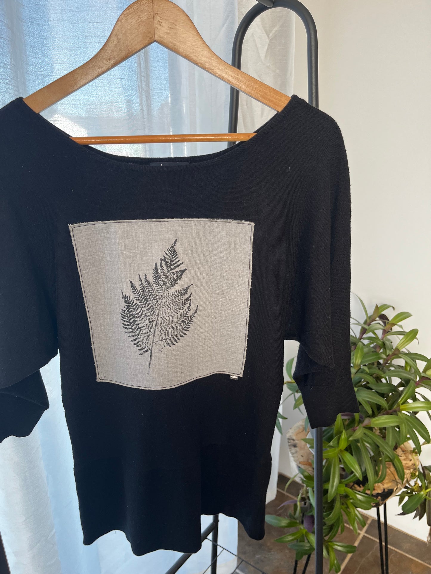 Tricot noir «fougère» médium