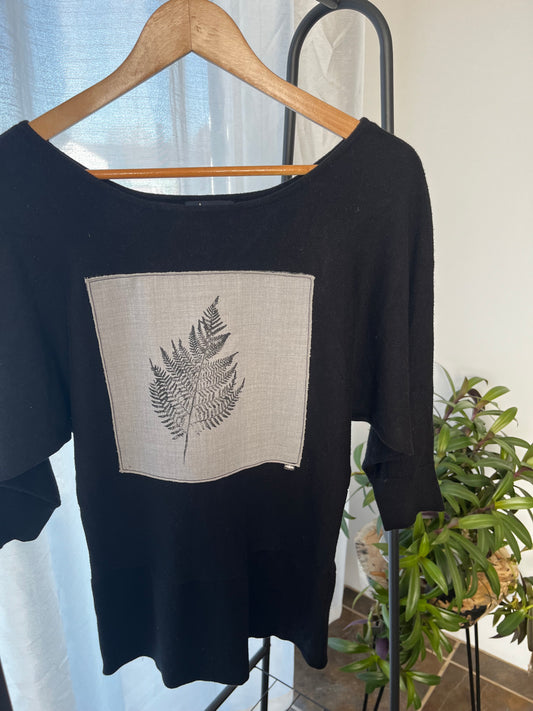 Tricot noir «fougère» médium