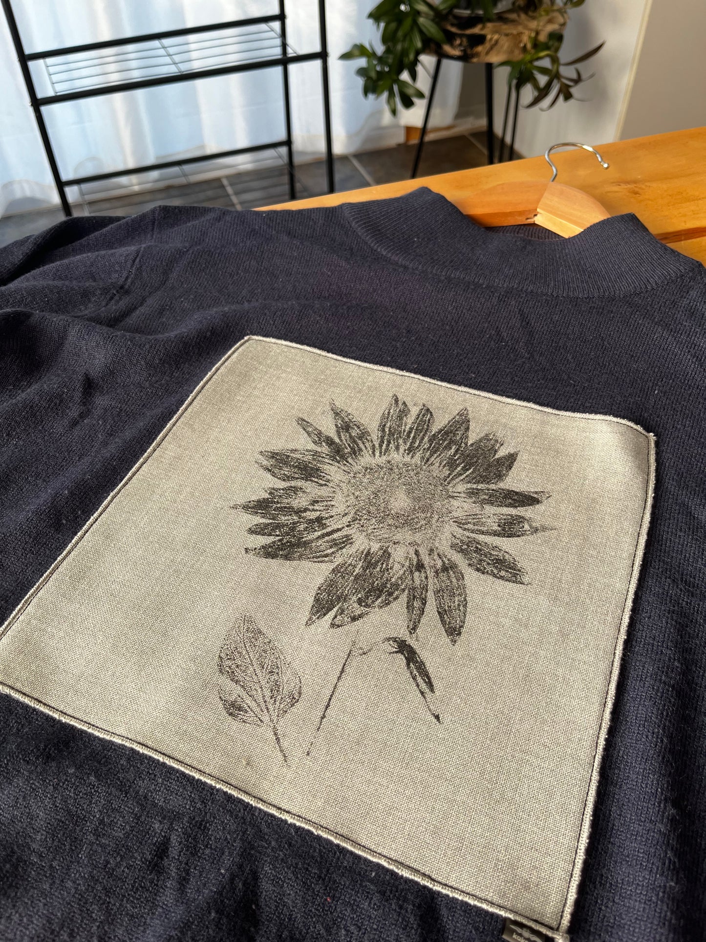 Tricot bleu «tournesol» X-large
