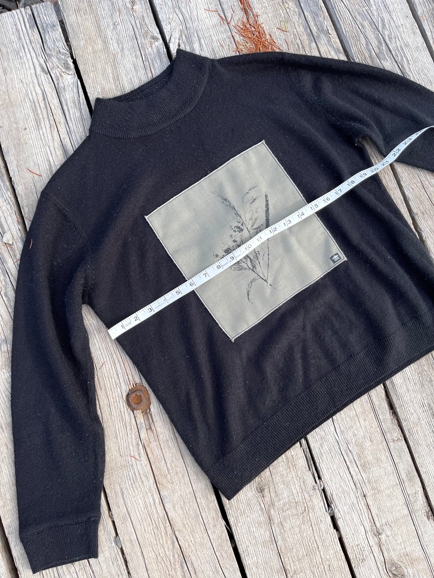 Tricot noir «  bouquet » Médium