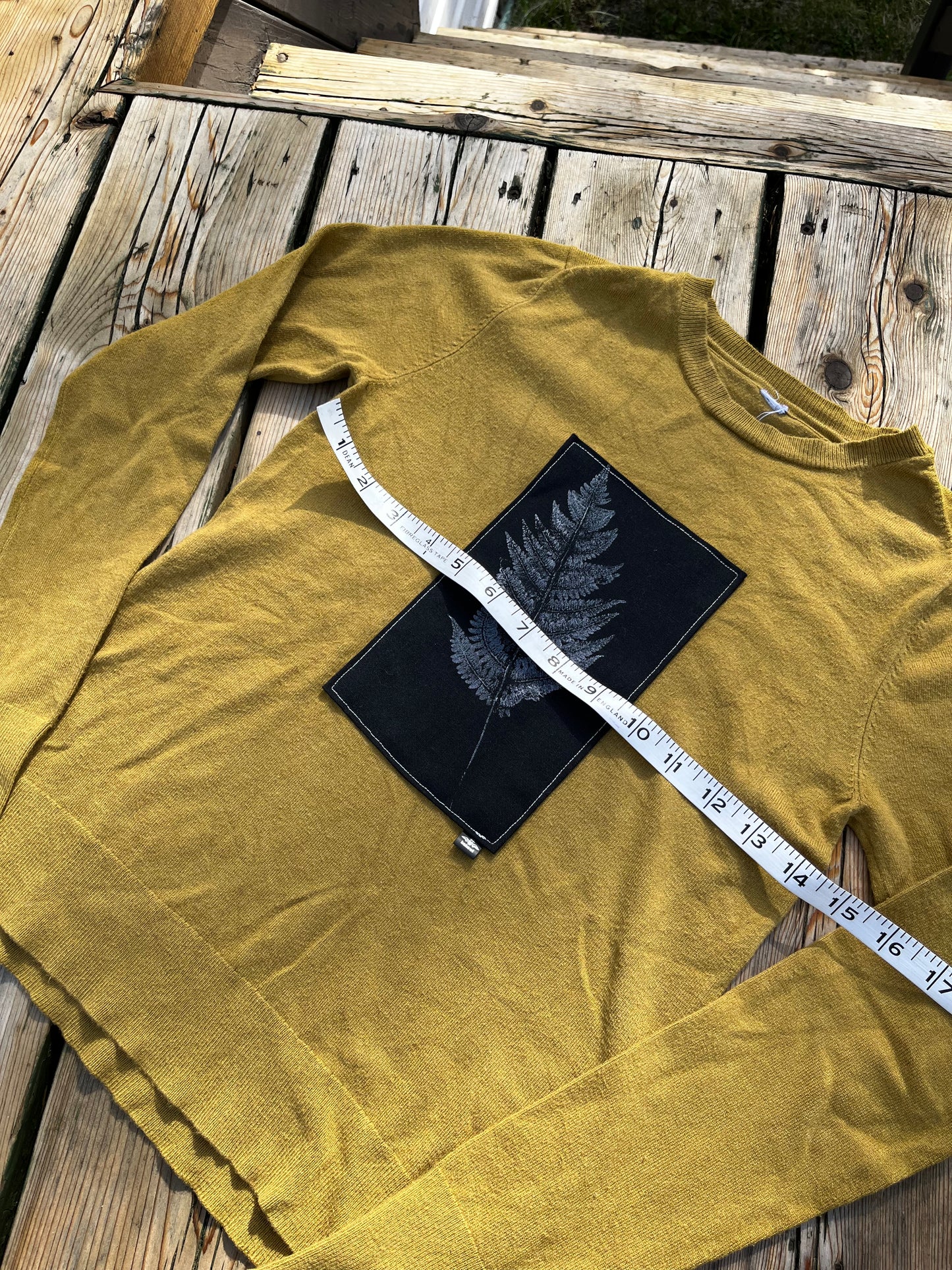 Tricot moutarde « fougère » 12 ans