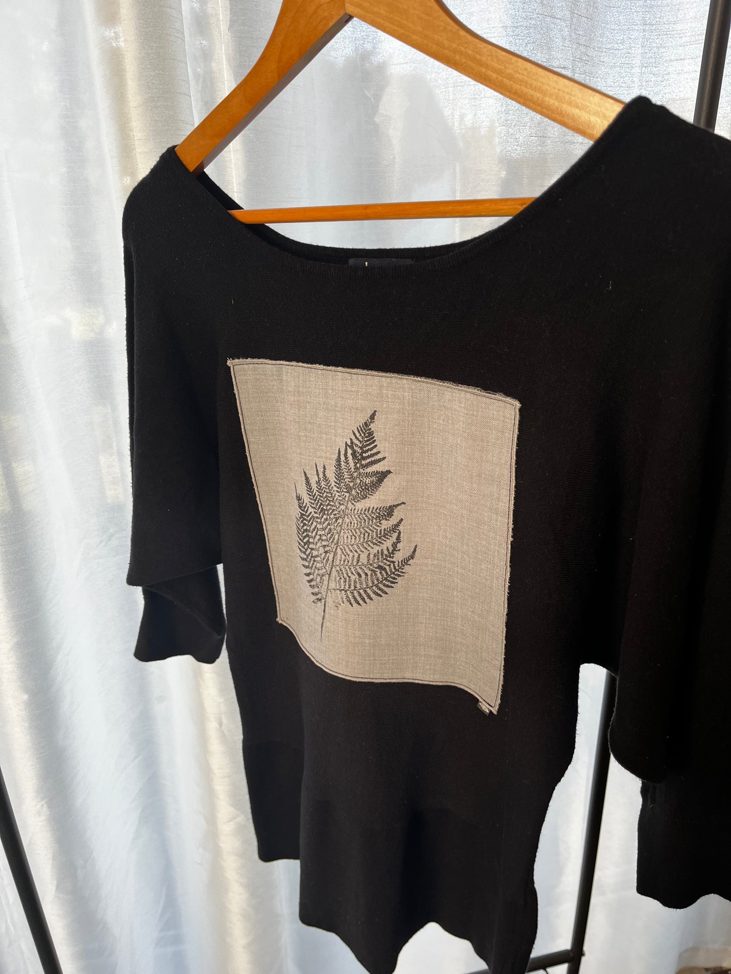 Tricot noir «fougère» médium