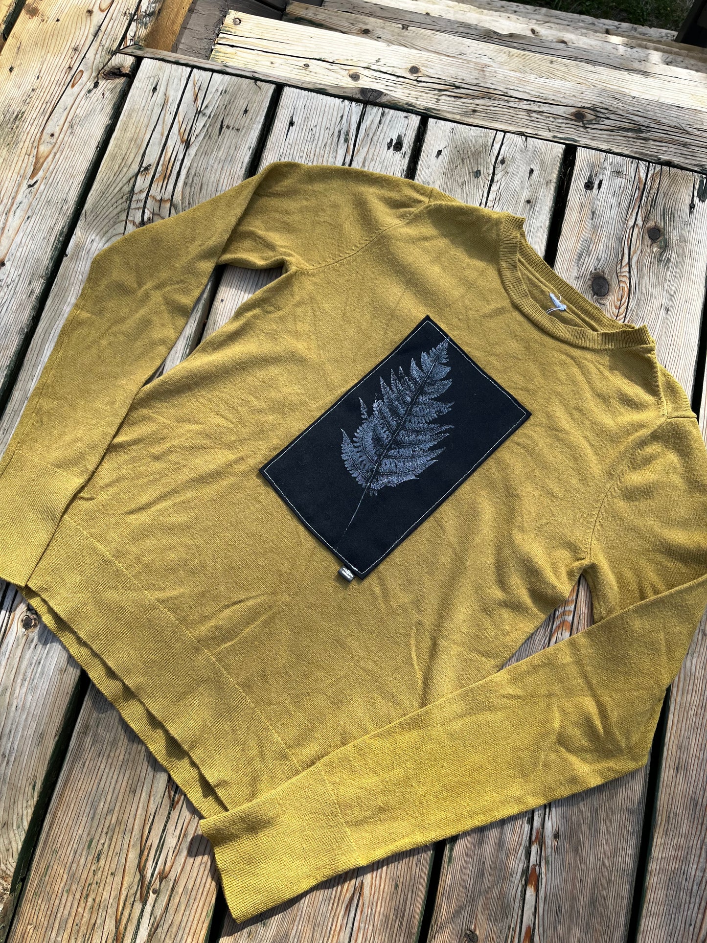 Tricot moutarde « fougère » 12 ans