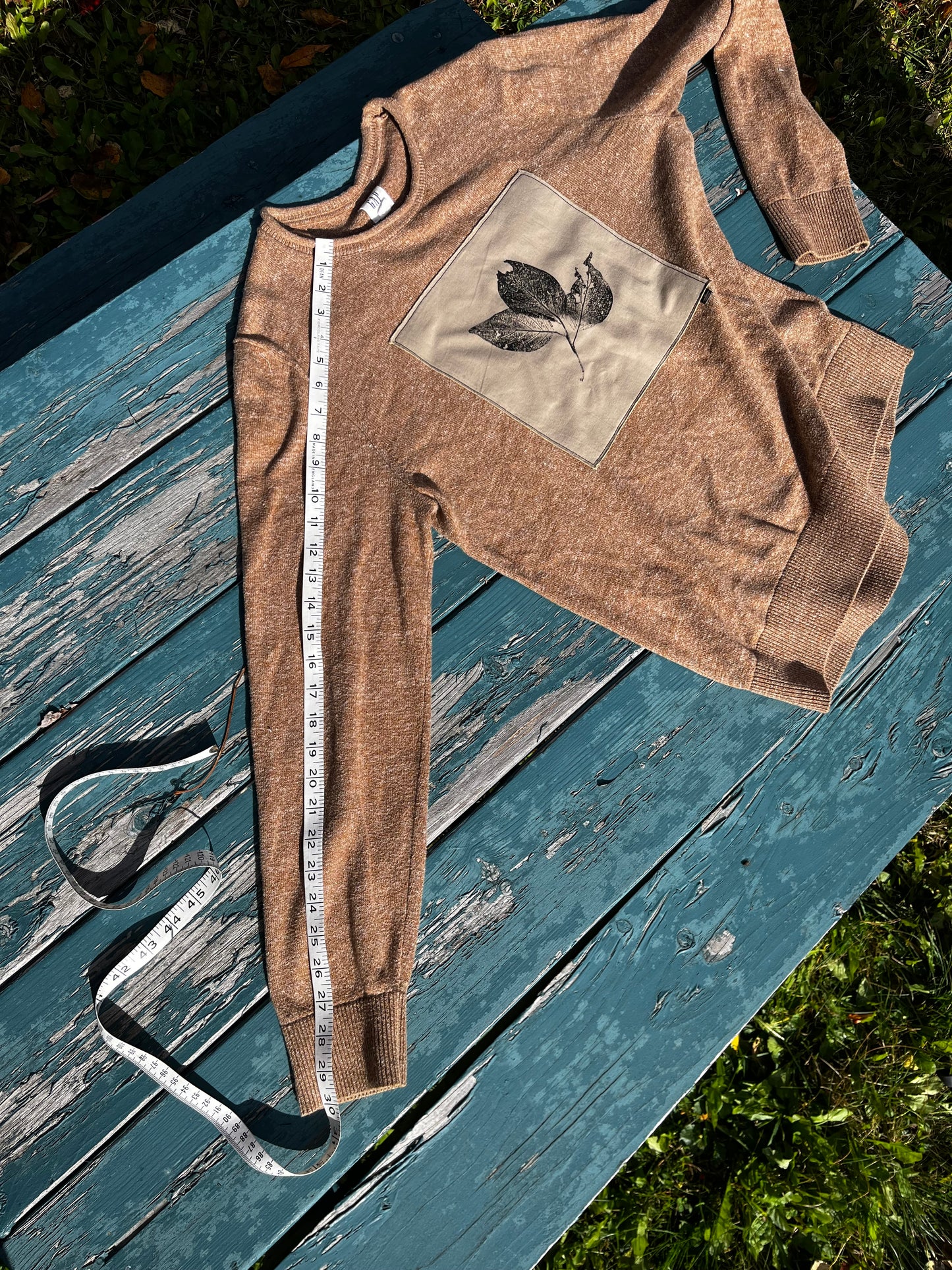 Tricot brun « feuilles» Médium