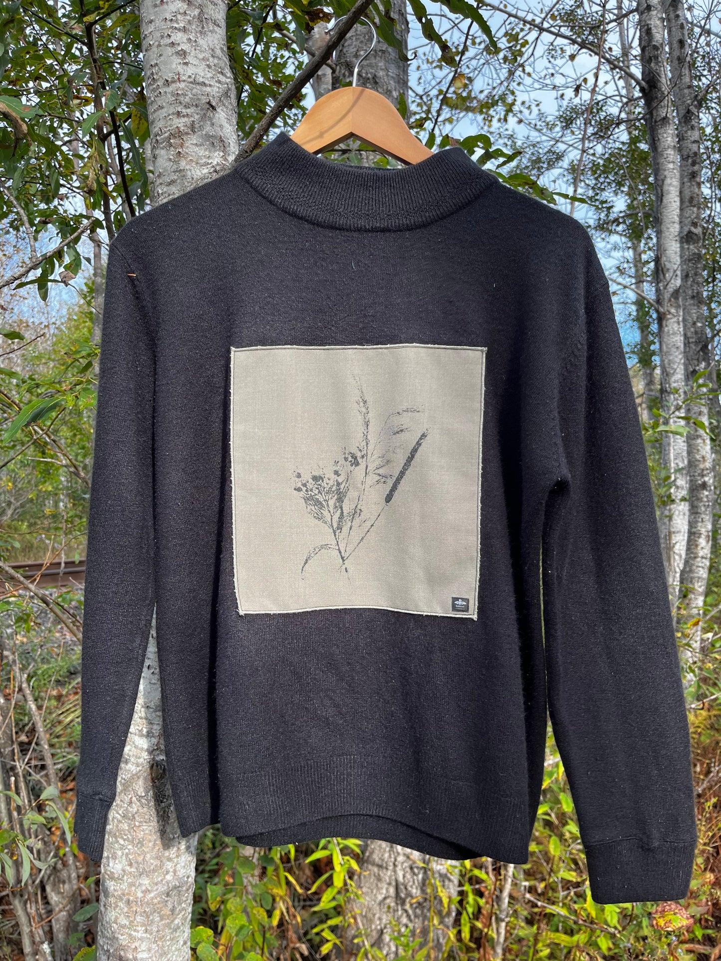 Tricot noir «  bouquet » Médium